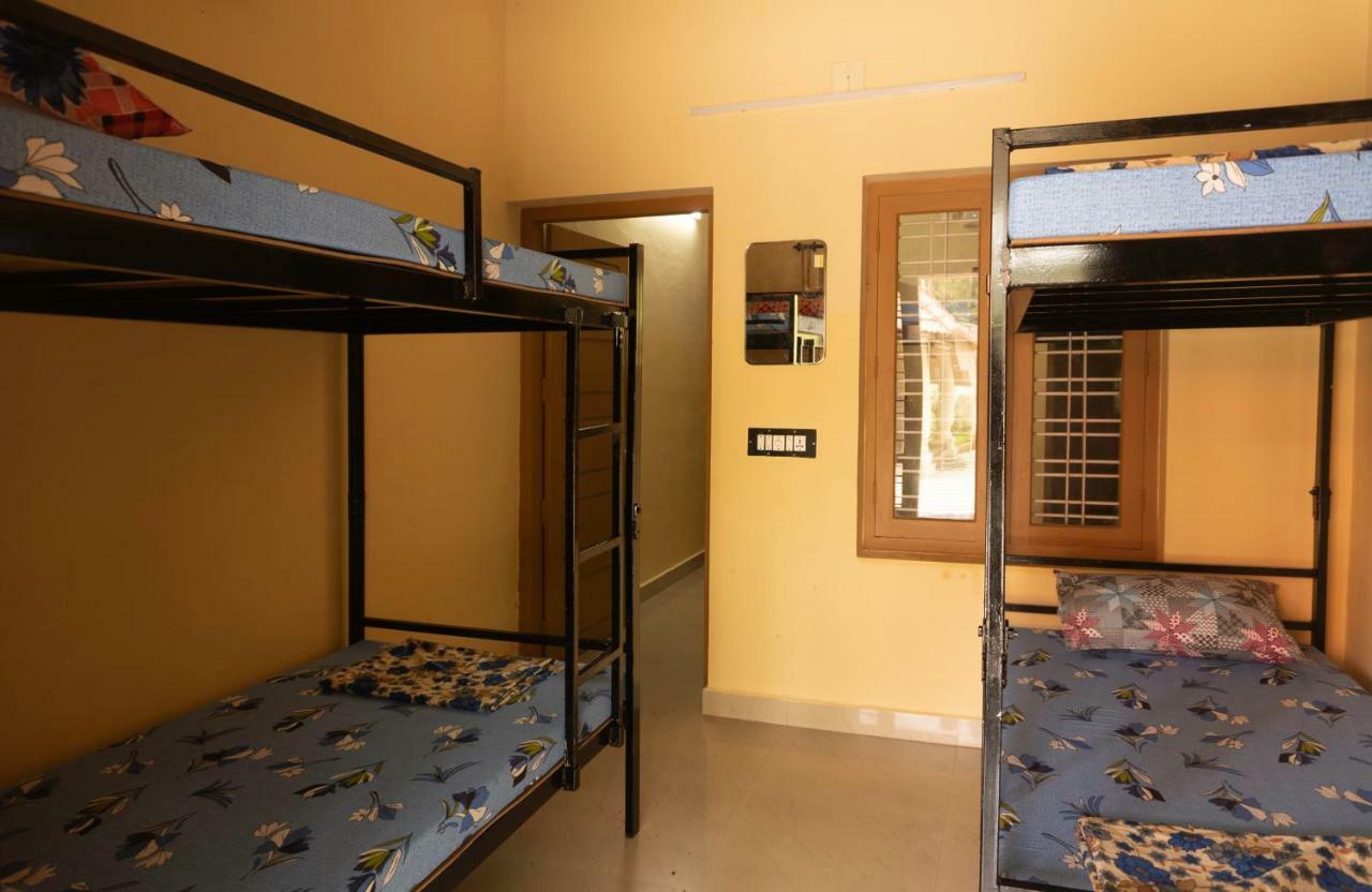 Aramana Holiday Inn Alappuzha Buitenkant foto