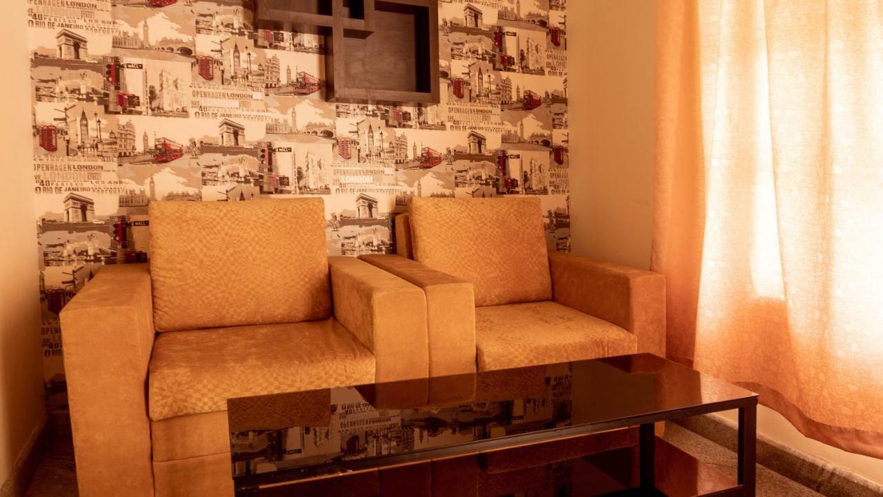 Aramana Holiday Inn Alappuzha Buitenkant foto