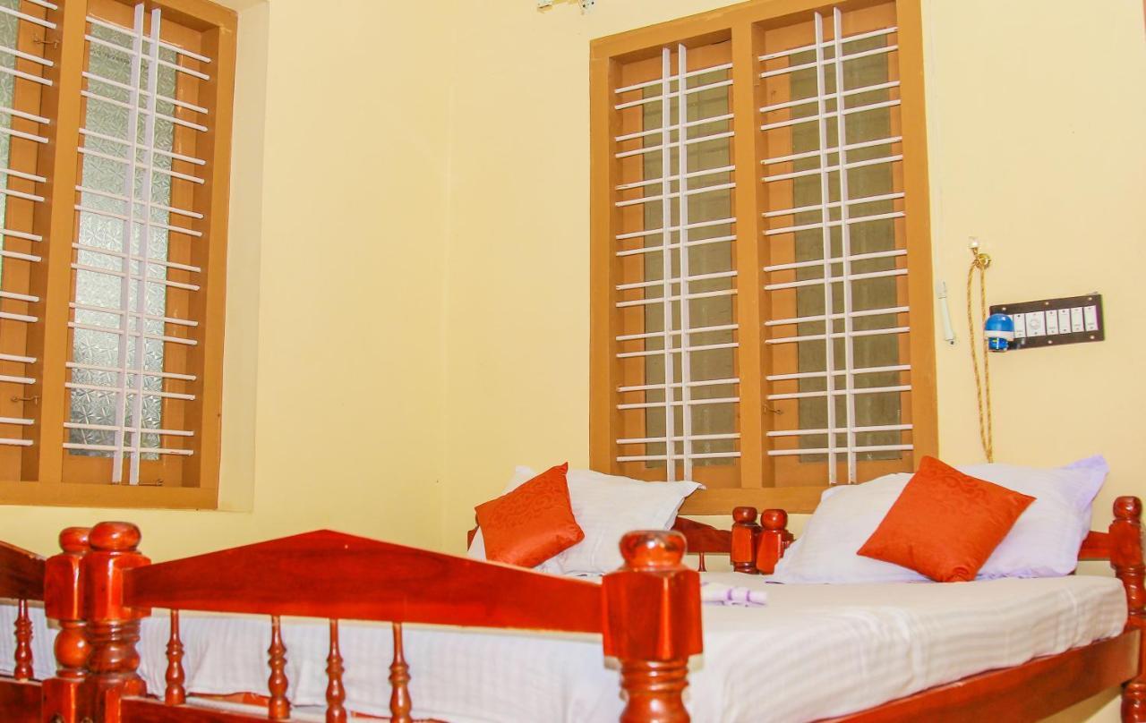 Aramana Holiday Inn Alappuzha Kamer foto